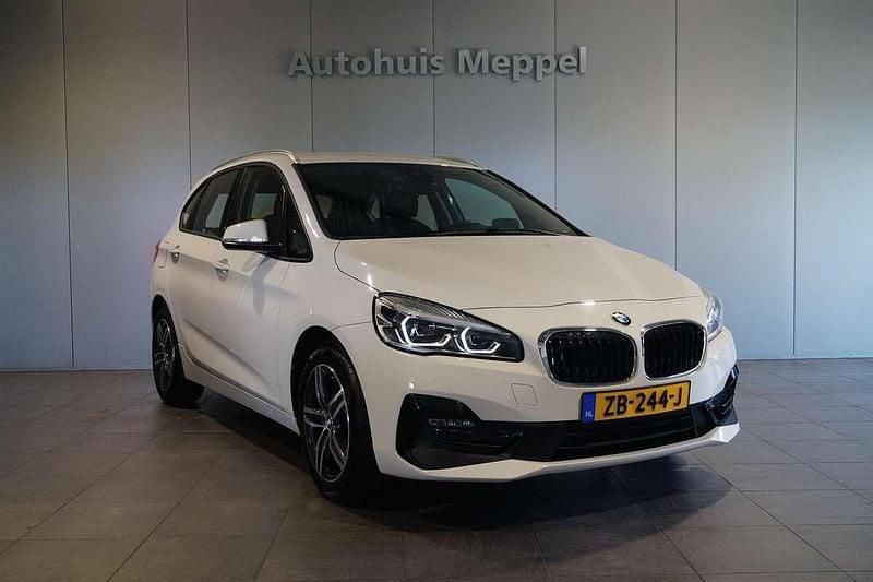 Wit Gebruikt 2019 BMW 218 Active Tourer Sport Line MPV | € 22.950 (Eerlijke prijs) - Afbeelding 1/4