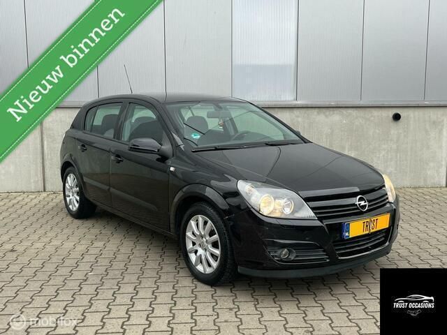 Zwart Gebruikt 2006 Opel Astra Sport Hatchback | € 2.995 (Eerlijke prijs) - Afbeelding 1/4