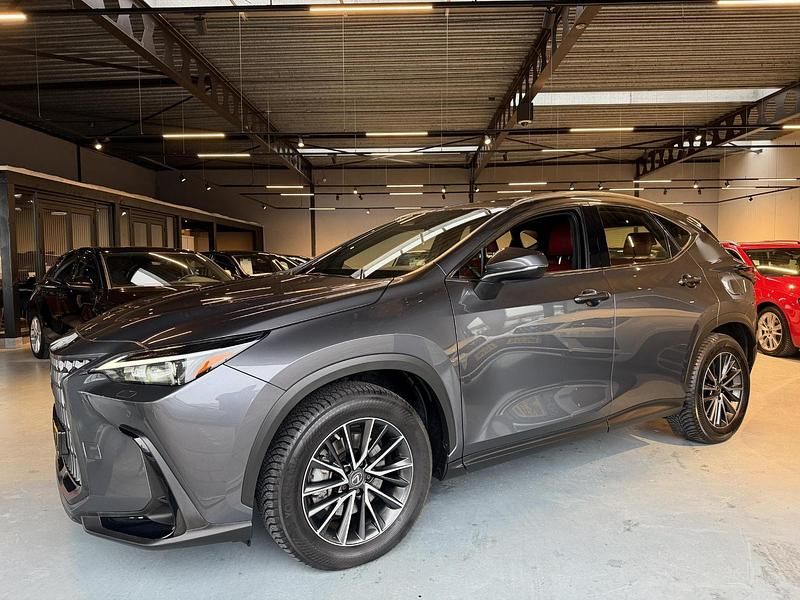 Occasion Lexus NX350h Luxury Line 244 PK (179 kW) 2023 Grijs SUV