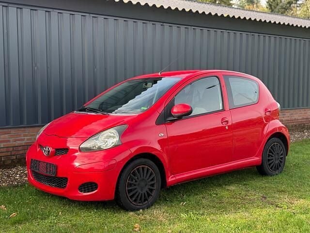 Occasion Toyota Aygo Comfort 68 PK (50 kW) 2009 Rood Hatchback