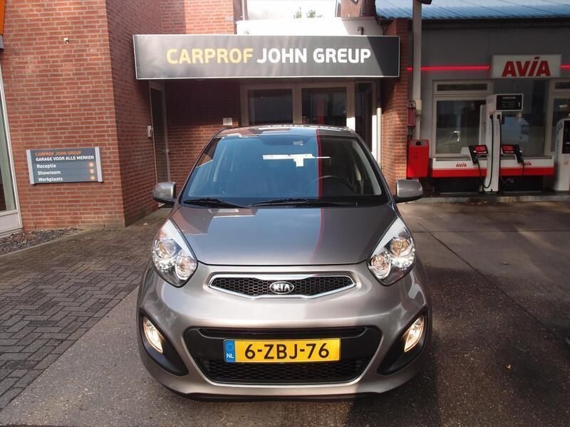 Grijs Gebruikt 2015 Kia Picanto Hatchback | € 7.990 (Eerlijke prijs) - Afbeelding 1/4