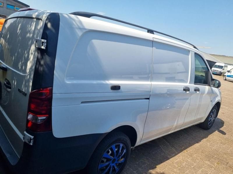 Wit Gebruikt 2020 Mercedes Vito Sedan | € 7.950 - Afbeelding 1/4