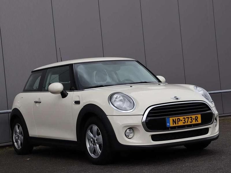 Occasion Mini Cooper Business 136 PK (100 kW) 2017 Wit Hatchback