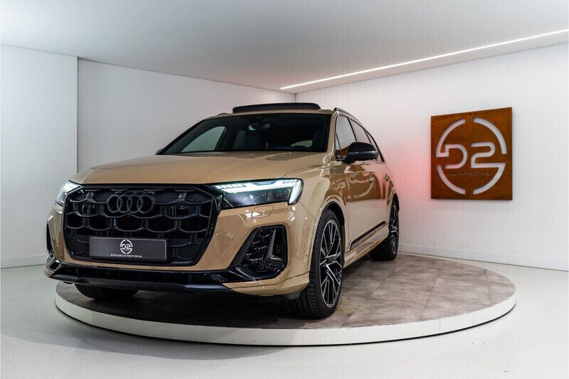Goud Nieuw 2024 Audi Q7 Competition SUV | € 102.980 - Afbeelding 1/4