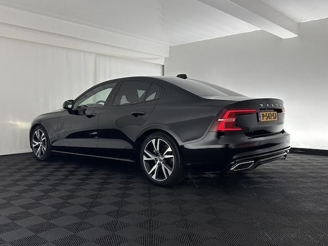 Occasion Volvo S60 R-Design 2022 Zwart Sedan
