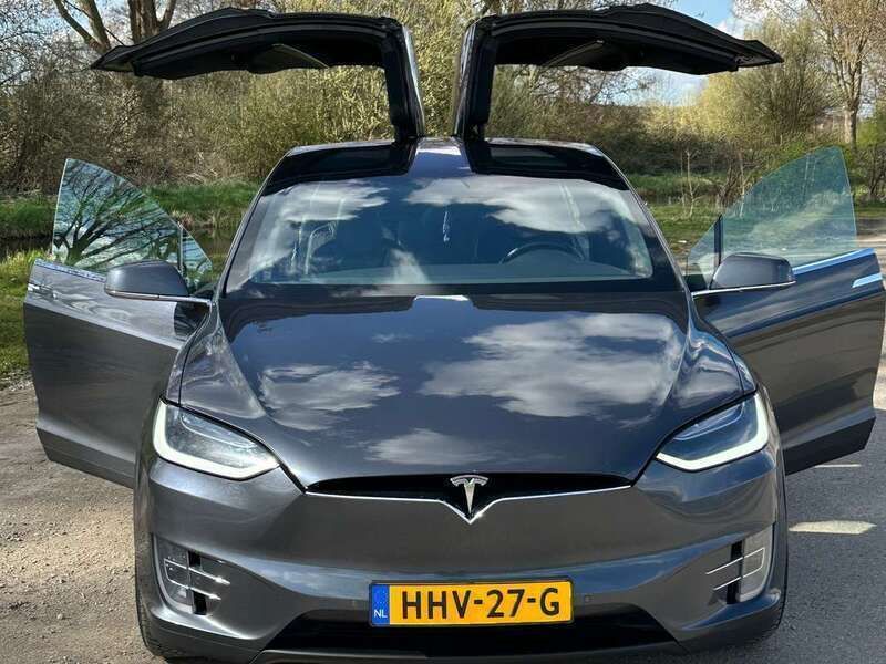 Grijs Gebruikt 2017 Tesla Model X SUV | € 27.500 (Duur) - Afbeelding 1/4