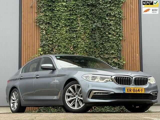 Grijs Gebruikt 2019 BMW 540 Executive Sedan | € 36.990 (Super prijs) - Afbeelding 1/4