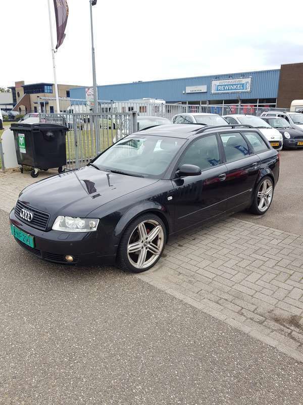 Zwart Gebruikt 2003 Audi A4 Stationwagen | € 1.000 (Super prijs) - Afbeelding 1/4