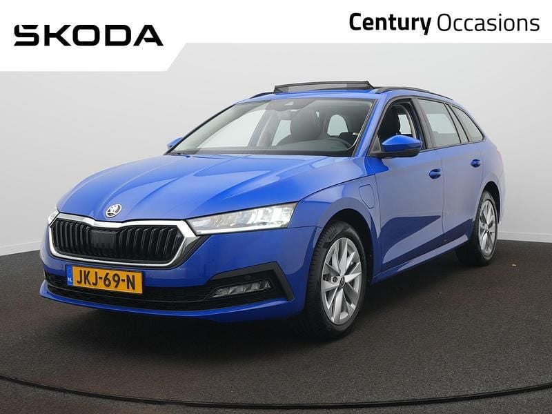 Blauw Gebruikt 2023 Skoda Octavia Business Line Stationwagen | € 26.900 (Goede deal) - Afbeelding 1/4