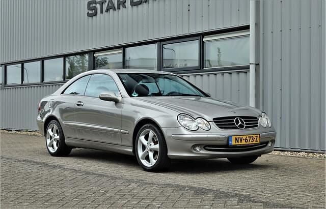 Grijs Gebruikt 2003 Mercedes CLK200 Avantgarde Coupé | € 11.950 - Afbeelding 1/4
