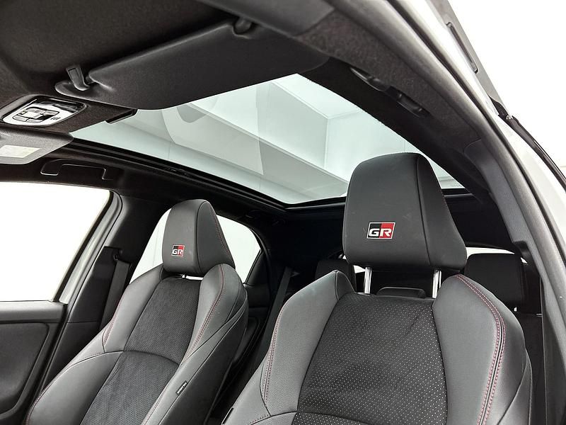 Occasion Toyota Yaris Hybrid Sport 116 PK (85 kW) 2023 Grijs Hatchback