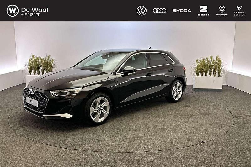 Zwart Nieuw 2025 Audi A3 Sportback e-tron Advanced Sedan | € 43.695 (Goede deal) - Afbeelding 1/4