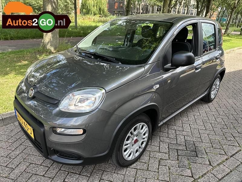 Grijs Occasion 2023 Fiat Panda Hatchback | € 11.995 (Super prijs) - Afbeelding 1/4