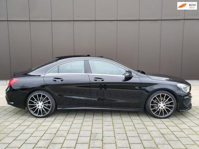 Zwart Gebruikt 2015 Mercedes CLA250 Sport Sedan | € 22.950 (Eerlijke prijs) - Afbeelding 1/4