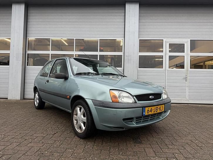 Groen Gebruikt 2002 Ford Fiesta Hatchback | € 950 (Goede deal) - Afbeelding 1/4