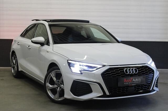 Wit Occasion 2024 Audi A3 S-Line Sedan | € 34.995 (Eerlijke prijs) - Afbeelding 1/4