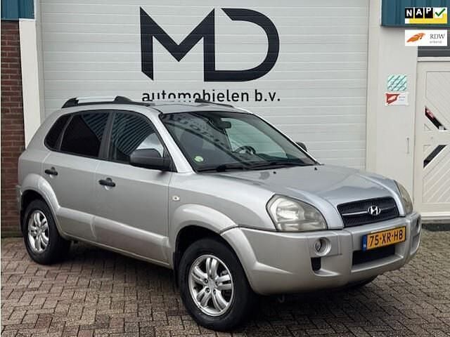 Grijs Gebruikt 2007 Hyundai Tucson Dynamiq SUV | € 4.750 (Eerlijke prijs) - Afbeelding 1/4