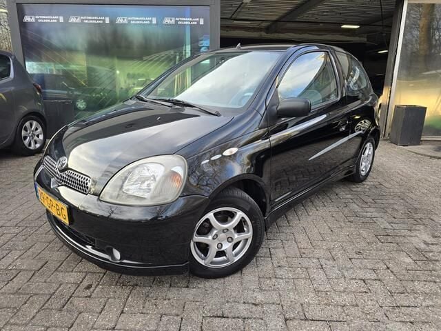 Zwart, metallic lak Gebruikt 2001 Toyota Yaris Sol Hatchback | € 1.950 (Eerlijke prijs) - Afbeelding 1/4