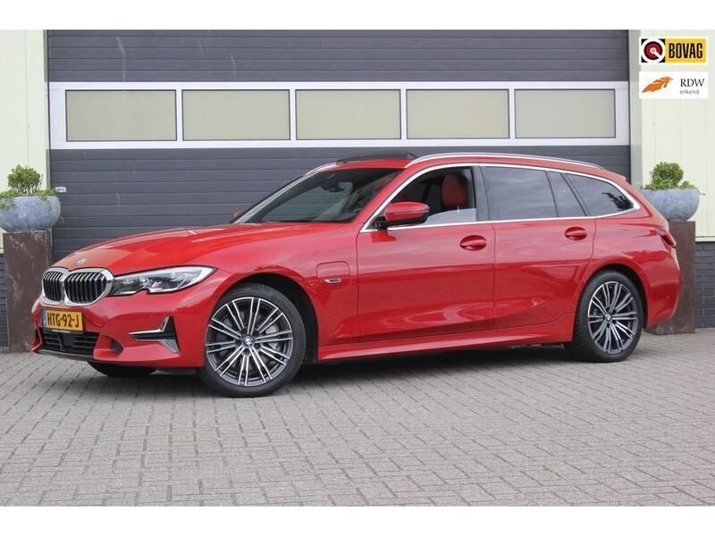 Rood Gebruikt 2022 BMW 330 Luxury Line Stationwagen | € 31.900 (Super prijs) - Afbeelding 1/4
