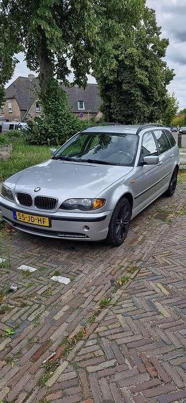 Grijs Gebruikt 2002 BMW 325 Executive Stationwagen | € 3.500 (Super prijs) - Afbeelding 1/4