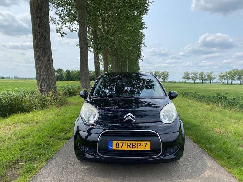 Zwart Gebruikt 2011 Citroën C1 SELECTION Hatchback | € 1.800 (Goede deal) - Afbeelding 1/4