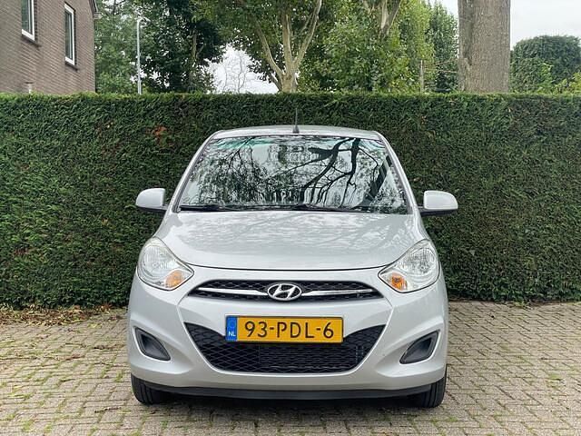Grijs Gebruikt 2011 Hyundai i10 Hatchback | € 3.450 (Eerlijke prijs) - Afbeelding 1/4