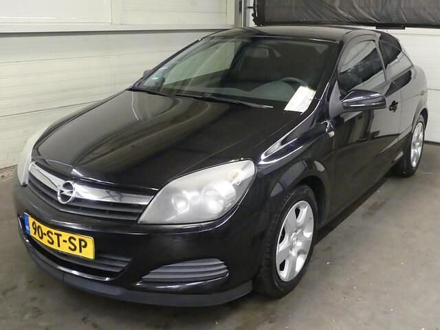Zwart Gebruikt 2006 Opel Astra GTC Edition Hatchback | € 1.945 (Eerlijke prijs) - Afbeelding 1/4