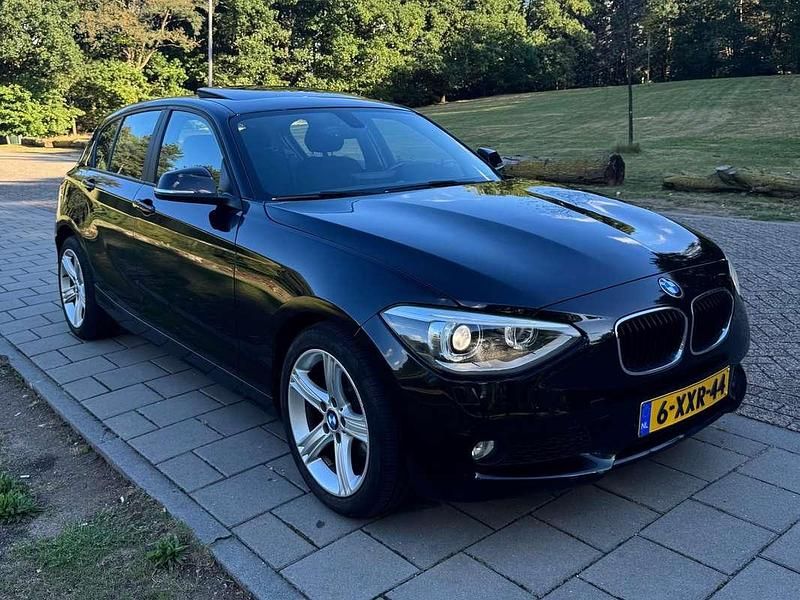 Zwart Gebruikt 2013 BMW 116 Executive Hatchback | € 10.000 (Eerlijke prijs) - Afbeelding 1/4