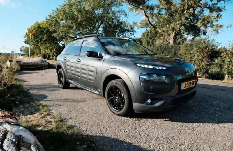 Grijs Gebruikt 2017 Citroën C4 Cactus Hatchback | € 12.499 (Eerlijke prijs) - Afbeelding 1/4