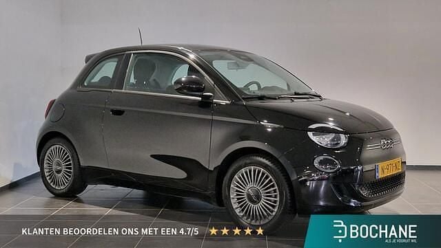 Zwart Gebruikt 2021 Fiat 500e Passion Hatchback | € 14.445 (Eerlijke prijs) - Afbeelding 1/4