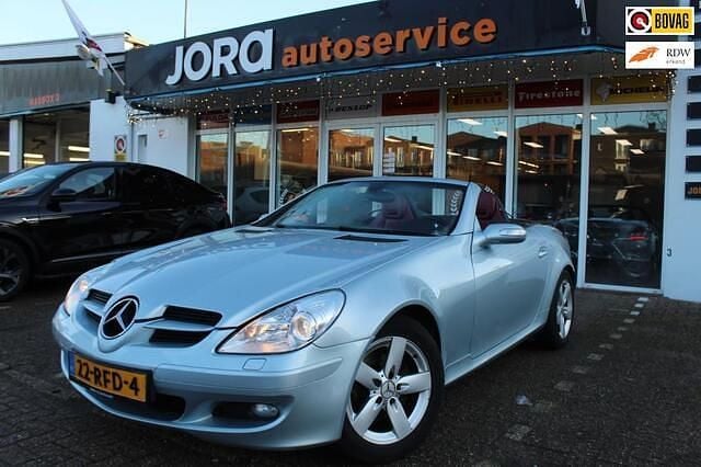Grijs Occasion 2006 Mercedes SLK200 Cabriolet | € 7.990 (Eerlijke prijs) - Afbeelding 1/4