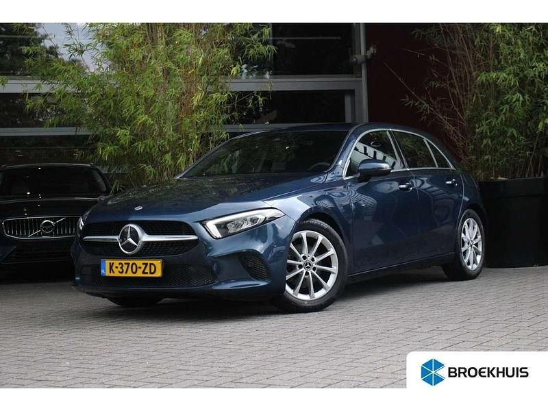 Blauw Gebruikt 2021 Mercedes A180 Advantage Hatchback | € 23.900 (Super prijs) - Afbeelding 1/4