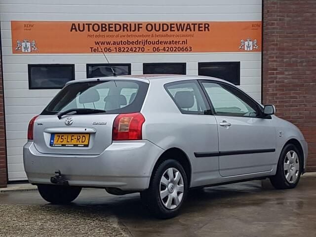 Occasion Toyota Corolla Terra 110 PK (80 kW) 2002 Grijs Hatchback