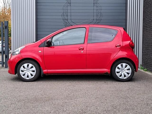 Occasion Toyota Aygo 68 PK (50 kW) 2008 Rood Hatchback