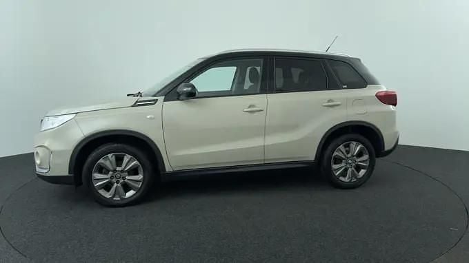 Bruin Gebruikt 2018 Suzuki Vitara SUV | € 16.745 (Eerlijke prijs) - Afbeelding 1/4