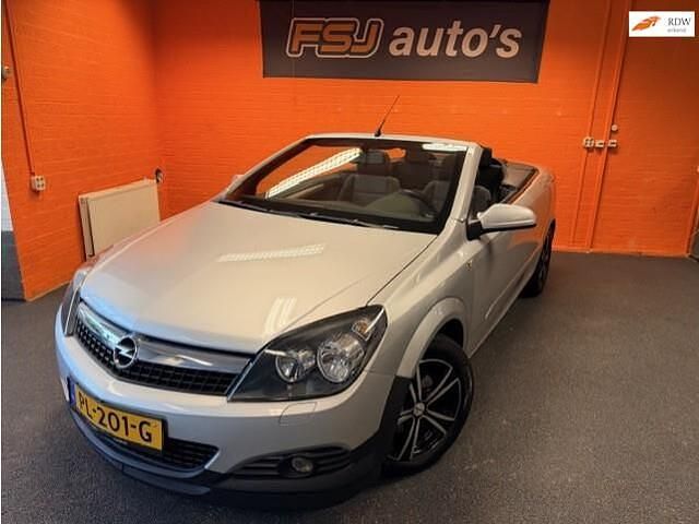 Zilver (metallic) Occasion 2008 Opel Astra Cabriolet Enjoy Cabriolet | € 2.750 (Eerlijke prijs) - Afbeelding 1/4