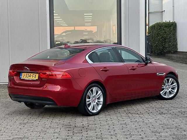 Occasion Jaguar XE Portfolio 200 PK (147 kW) 2015 Rood Sedan