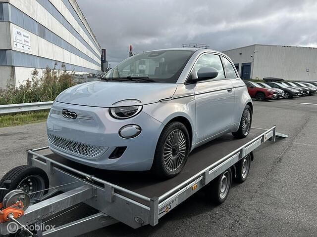 Blauw Gebruikt 2023 Fiat 500e Urban Hatchback | € 18.950 (Eerlijke prijs) - Afbeelding 1/4