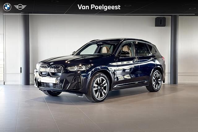 Zwart Gebruikt 2023 BMW iX3 Executive SUV | € 44.900 (Goede deal) - Afbeelding 1/4