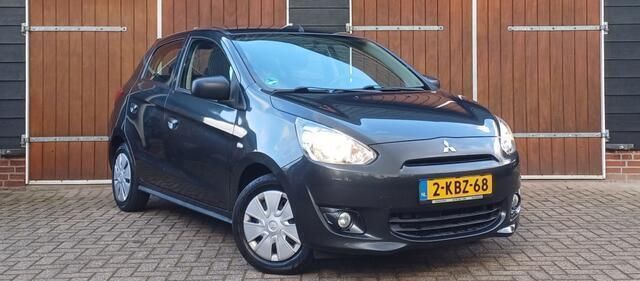 Grijs Gebruikt 2013 Mitsubishi Space Star Inform Hatchback | € 5.650 (Eerlijke prijs) - Afbeelding 1/4