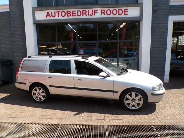Grijs Gebruikt 2004 Volvo V70 Stationwagen | € 1.495 (Iets duurder) - Afbeelding 1/4