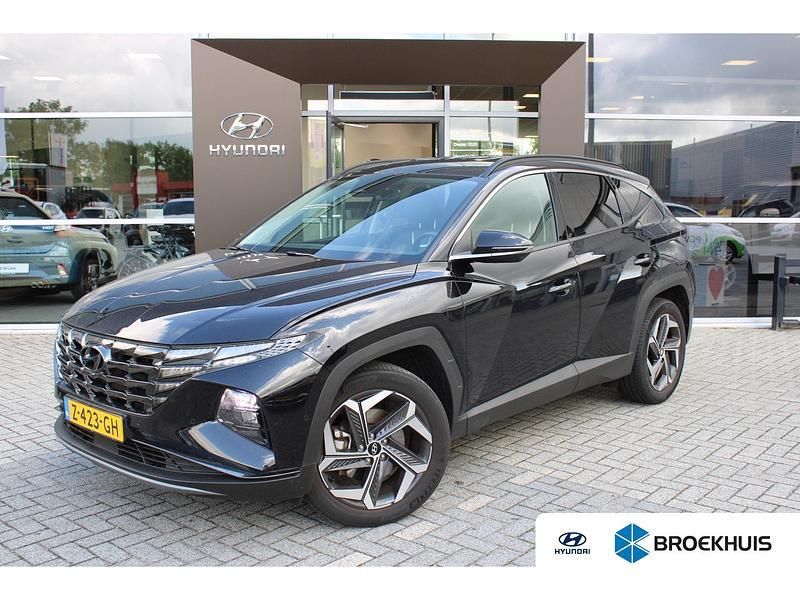 Phantom black mica parelmoer (zwart parelmoer) Gebruikt 2024 Hyundai Tucson Premium SUV | € 39.900 (Eerlijke prijs) - Afbeelding 1/4