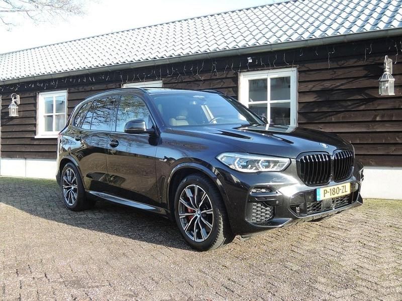 Zwart Occasion 2021 BMW X5 M Sport SUV | € 44.950 (Goede deal) - Afbeelding 1/4