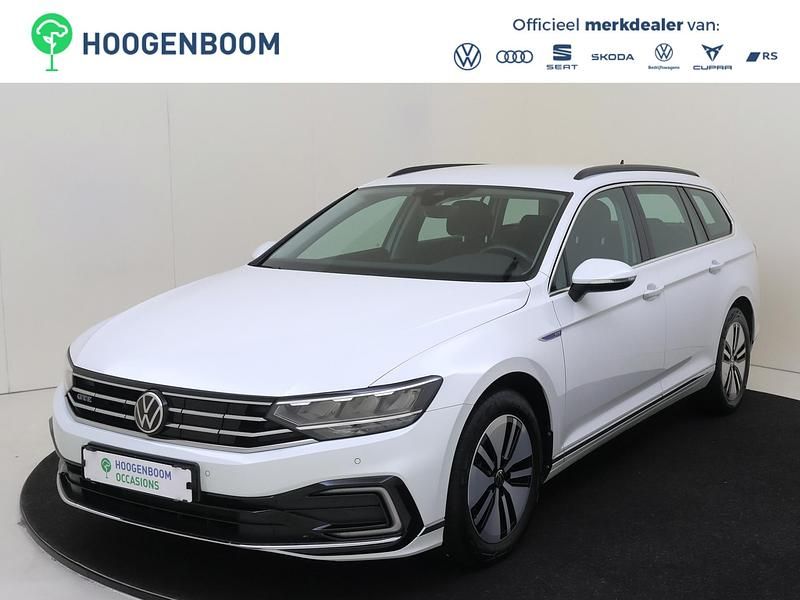 Wit Gebruikt 2021 VW Passat GTE Stationwagen | € 21.950 (Super prijs) - Afbeelding 1/4