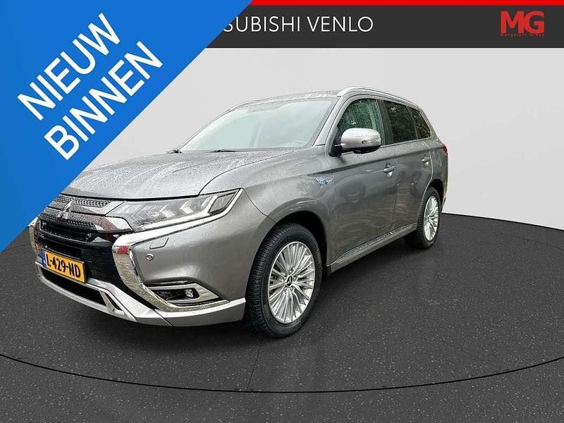 Grijs Gebruikt 2021 Mitsubishi Outlander P-HEV Intense+ SUV | € 27.950 (Eerlijke prijs) - Afbeelding 1/4