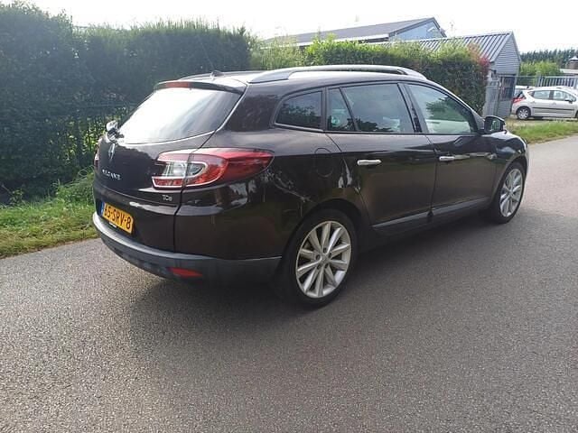 Occasion Renault Mégane Dynamique 131 PK (96 kW) 2011 Bruin (metallic) Stationwagen