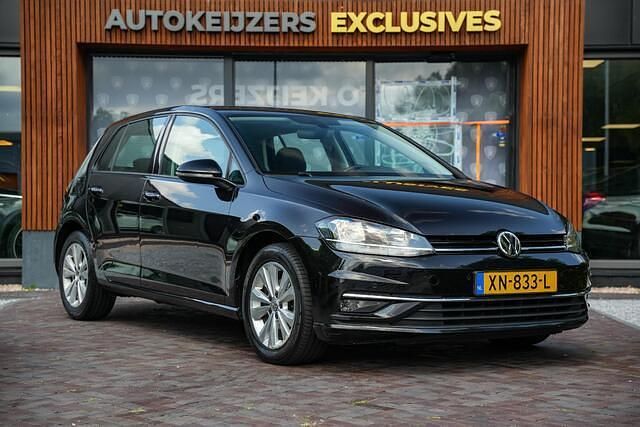 Zwart Gebruikt 2019 VW Golf VII Comfortline Hatchback | € 12.900 (Eerlijke prijs) - Afbeelding 1/4