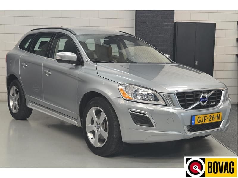 Grijs Occasion 2012 Volvo XC60 R-Design SUV | € 13.950 (Eerlijke prijs) - Afbeelding 1/4