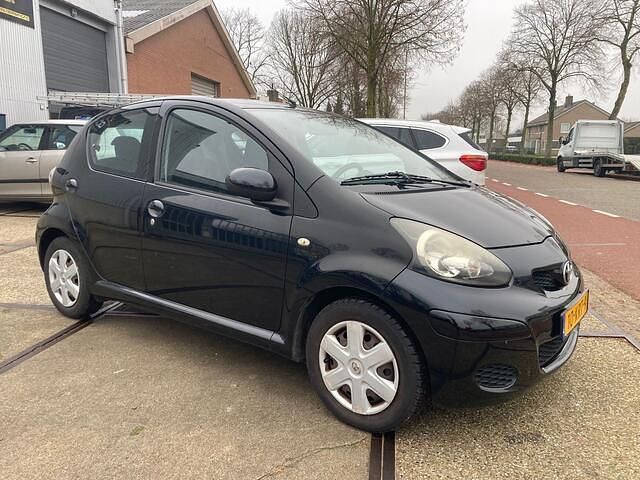 Occasion Toyota Aygo Comfort 68 PK (50 kW) 2010 Zwart Hatchback