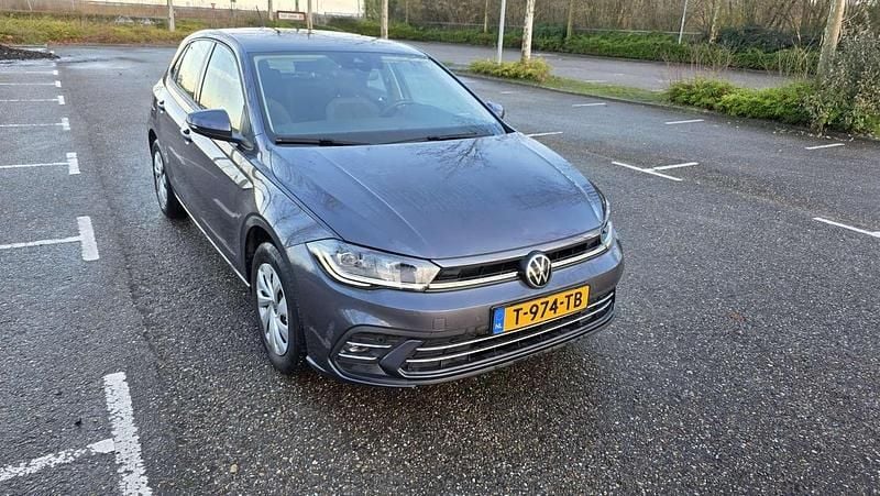 Zilver Occasion 2023 VW Polo Life Hatchback | € 15.550 (Super prijs) - Afbeelding 1/4